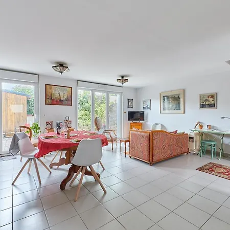 Les Rochambelles - Maison Avec Terrasse Dom wakacyjny *