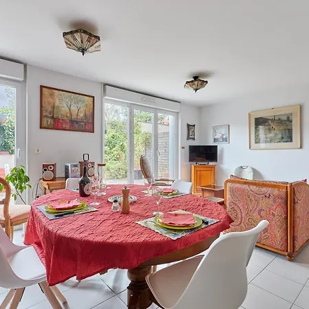 Les Rochambelles - Maison Avec Terrasse Feriehus